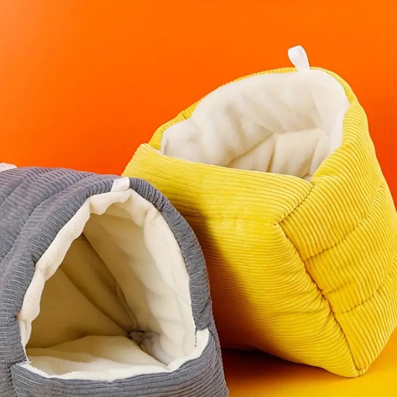 Warm Parrot Nest Hut